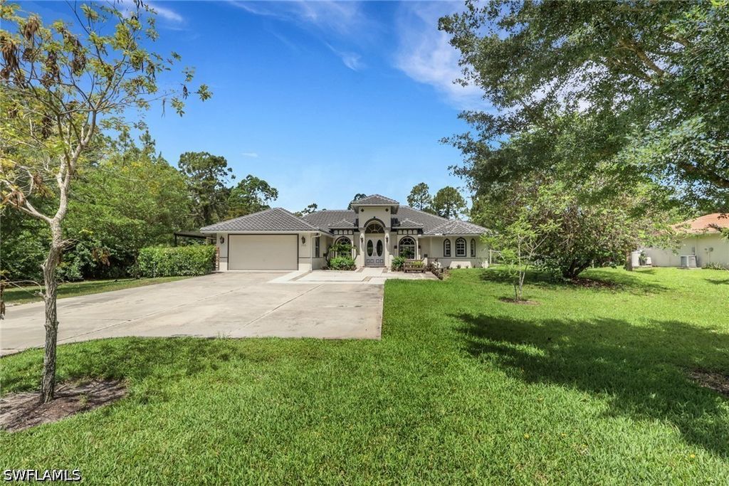 3111 4th St Nw, Naples