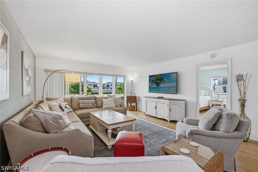 3410 Gulf Shore Blvd N 203, Naples