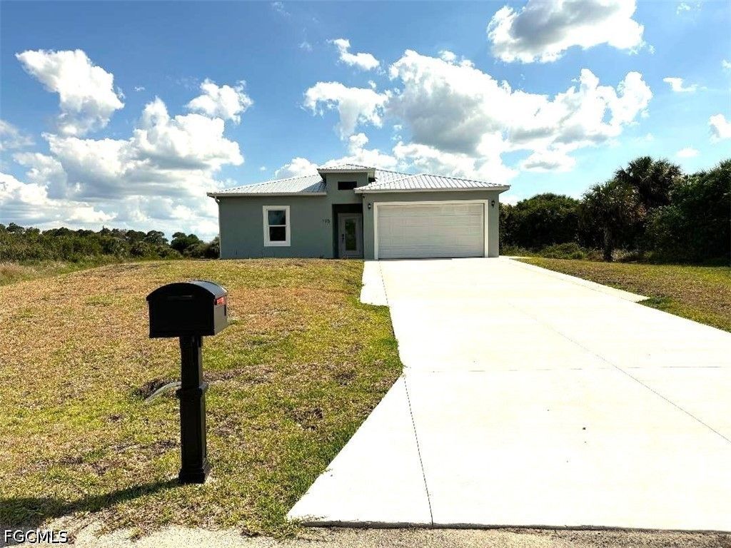 115 Lansing Cir, Labelle