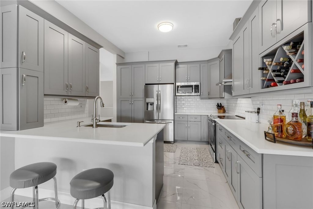 7648 Oleander Gate Dr H202, Naples