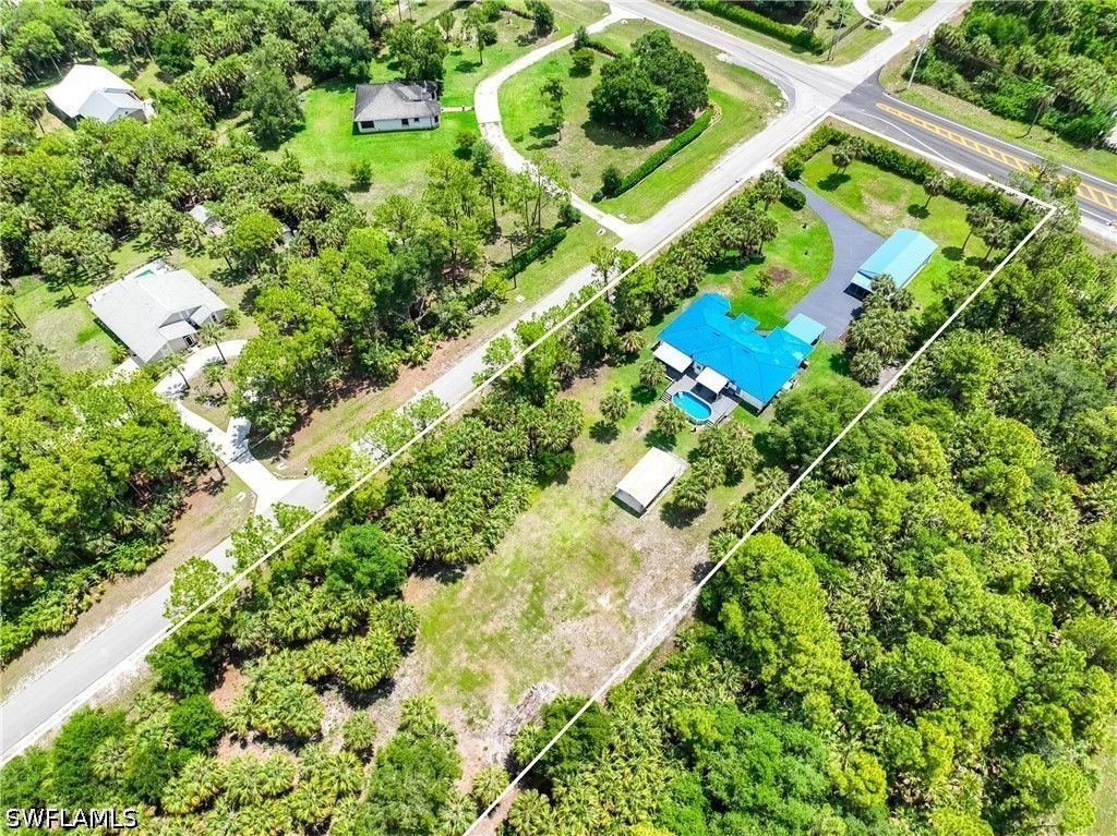 104 12th Ave Nw, NAPLES
