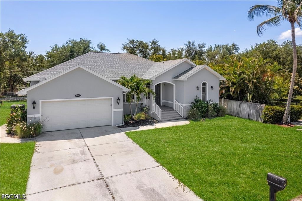 7930 Sandel Wood Cir W, FORT MYERS