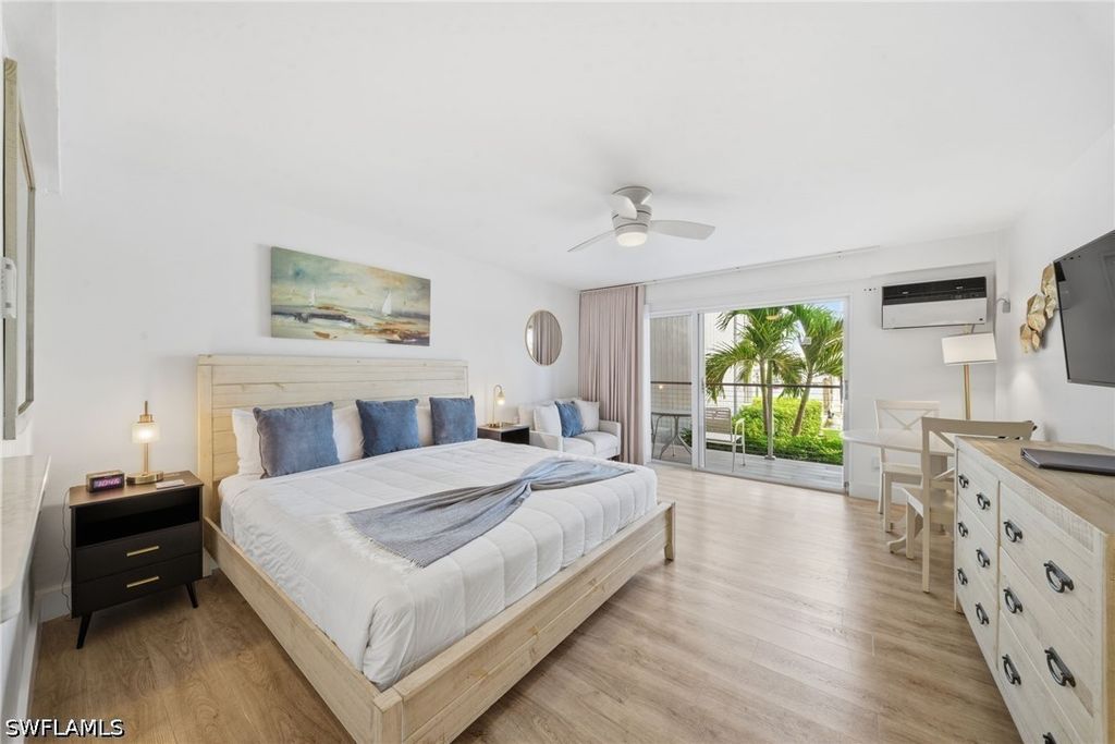 900 Broad Ave S 117, Naples