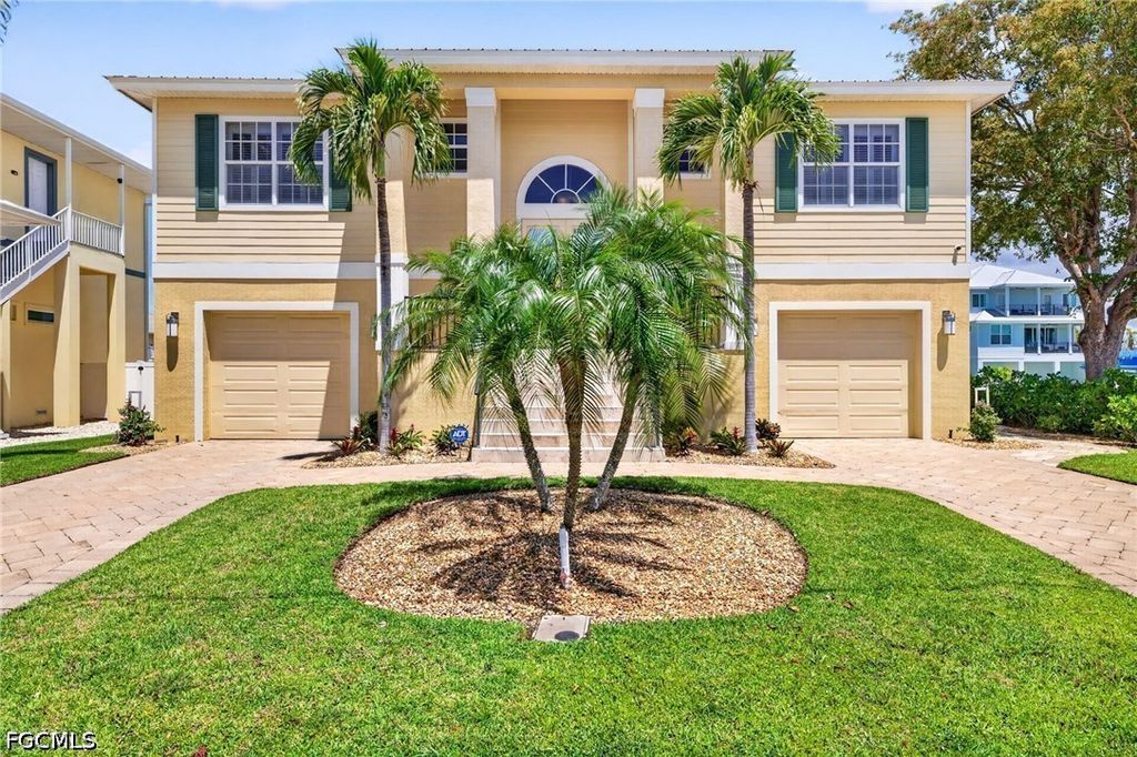 243 Driftwood Ln, Fort Myers Beach