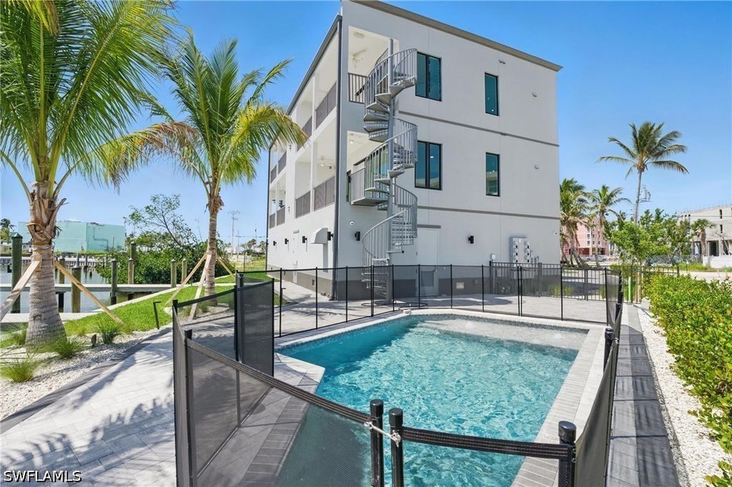 855 Lagoon St 1, Fort Myers Beach