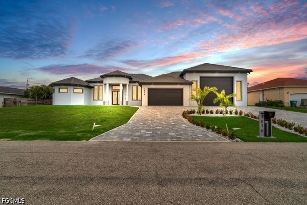 1816 Ne 27th St, CAPE CORAL