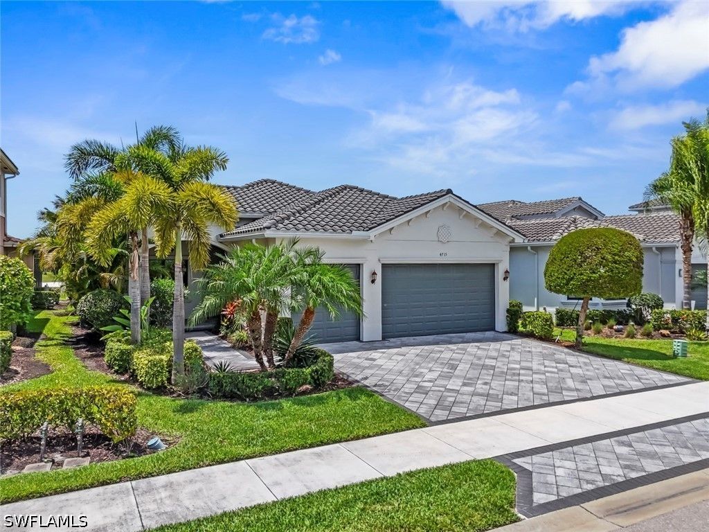 4715 Kensington Cir, Naples