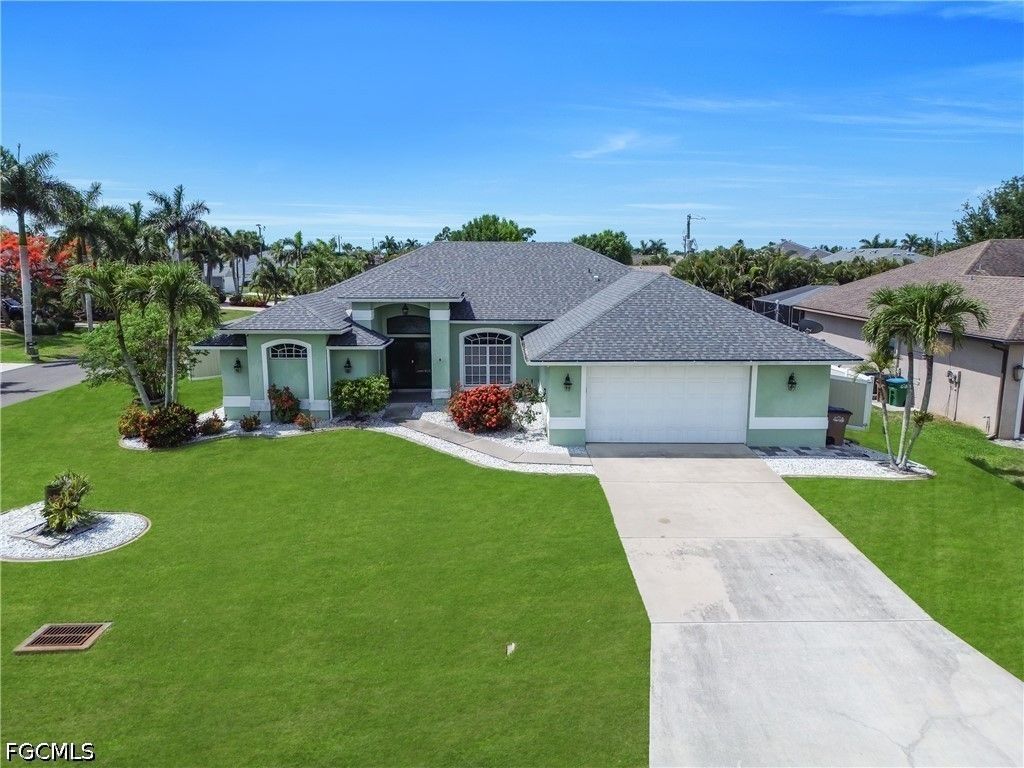 1722 Sw 38th Ter, Cape Coral