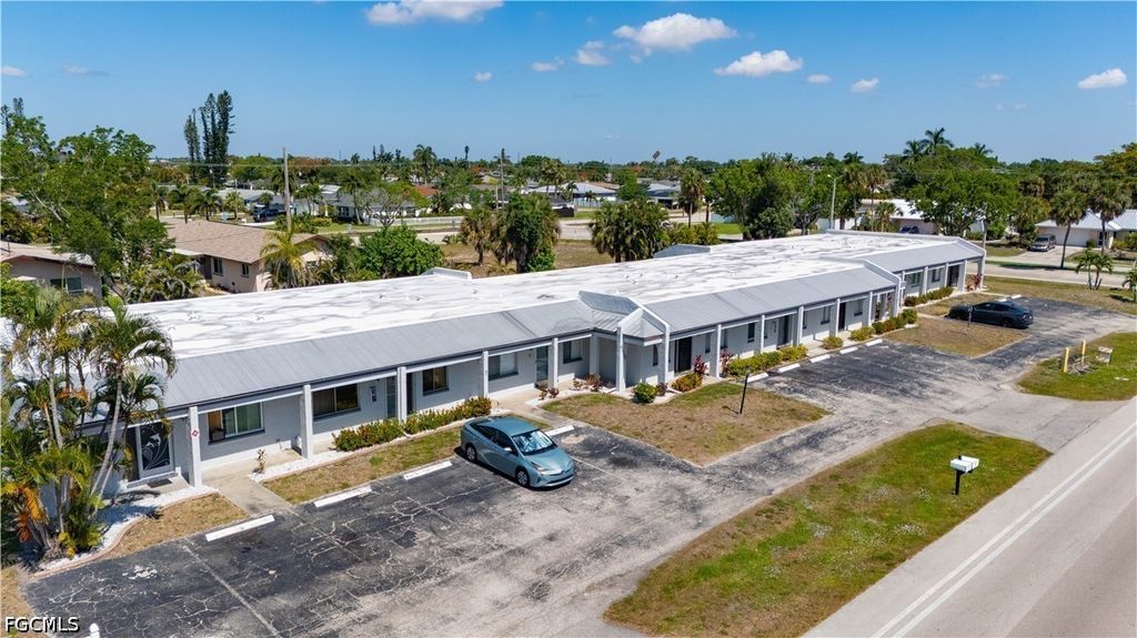4608 Se 4th Pl 6, CAPE CORAL