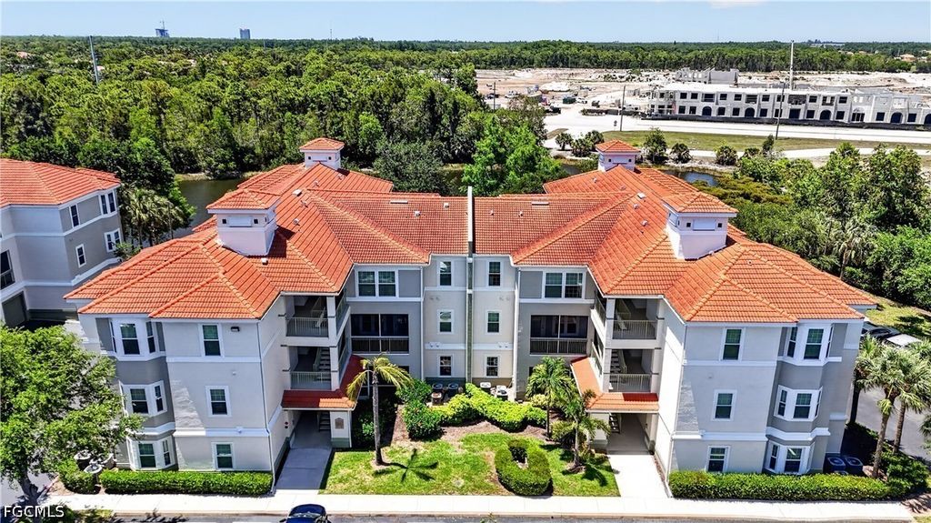 23560 Walden Center Dr 308, Estero