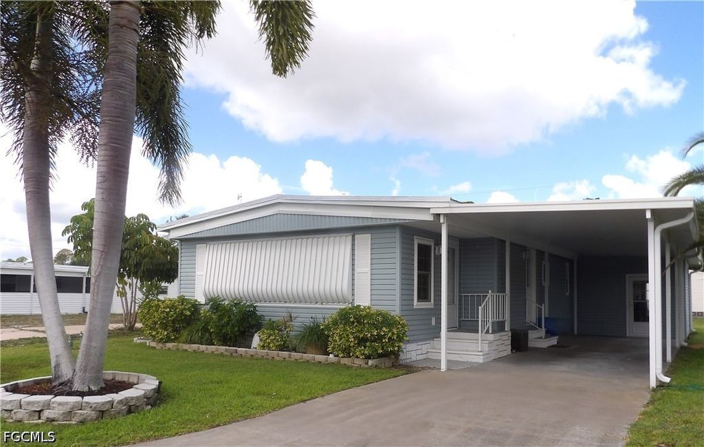 242 Shrub Ln N, NORTH FORT MYERS