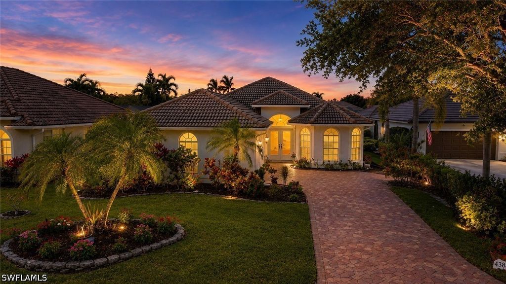 4388 Pomarine Ct, Naples