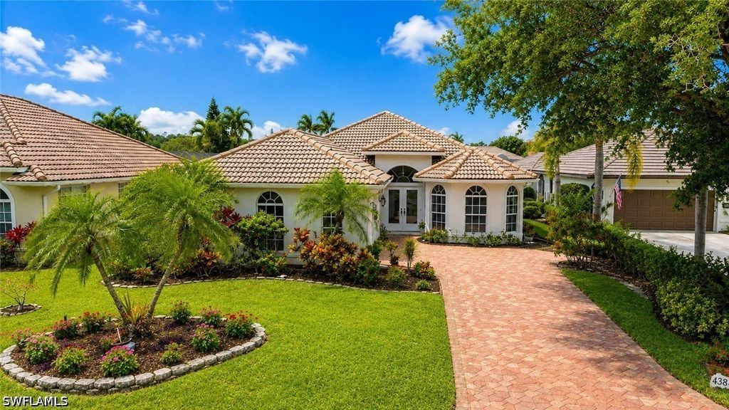4388 Pomarine Ct, Naples