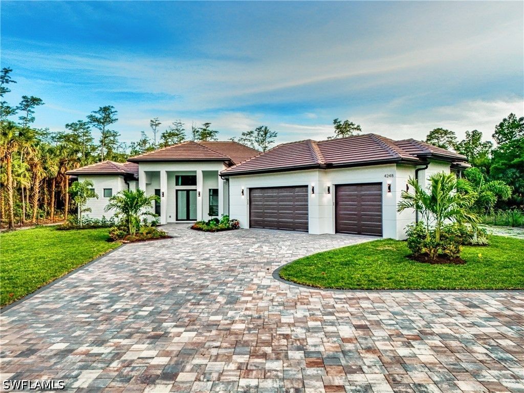 4248 13th Ave Sw, Naples