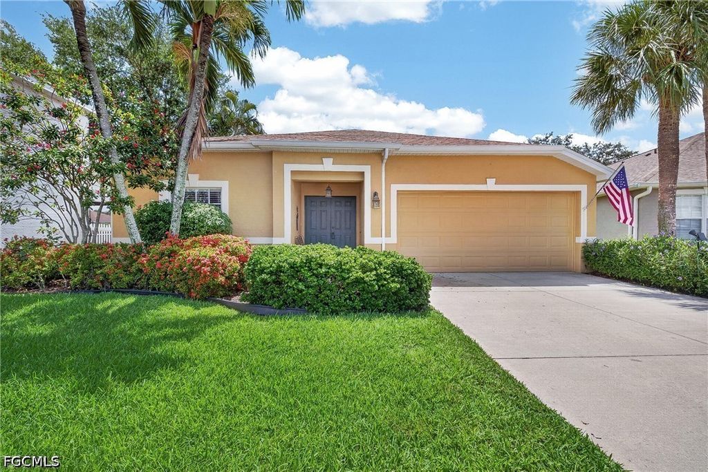 12835 Oakpointe Cir, Fort Myers