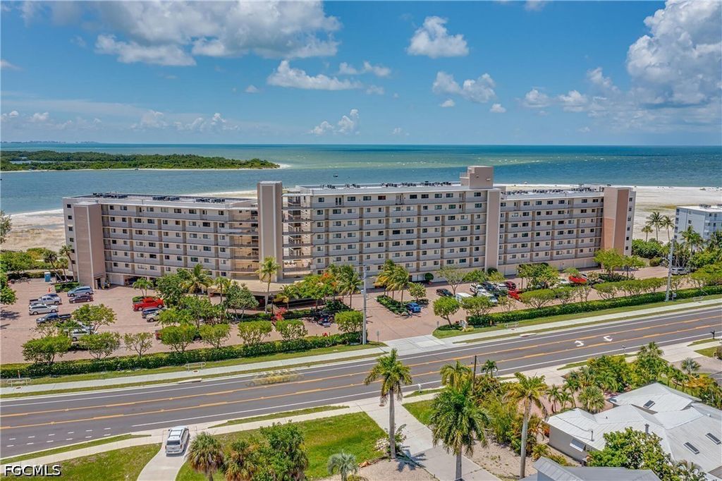 8350 Estero Blvd 423, FORT MYERS BEACH