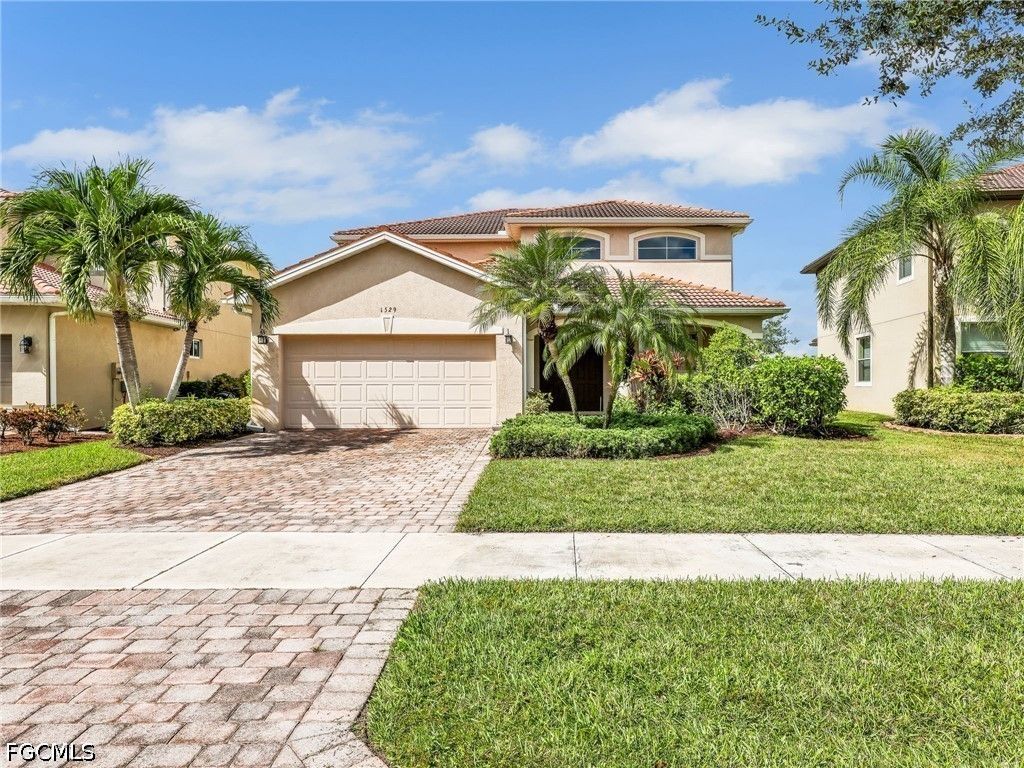 1529 Birdie Dr, Naples