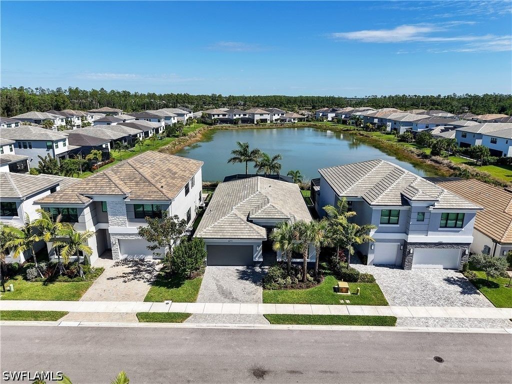 12779 Woodbury Dr, Estero