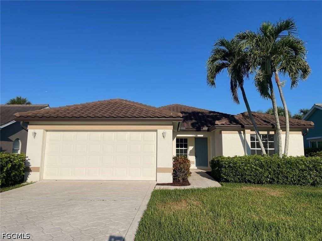7588 Cameron Cir, Fort Myers
