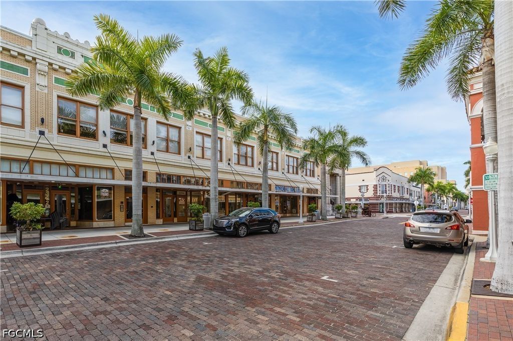 2260 1st St 204, Fort Myers