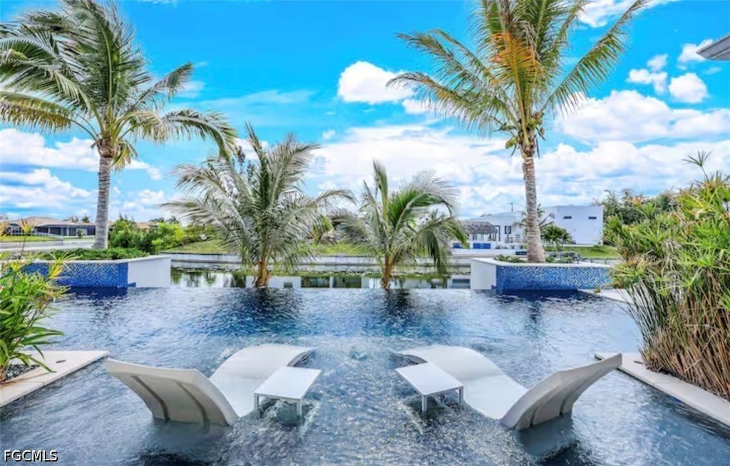 2405 Sw 11th Ave, CAPE CORAL