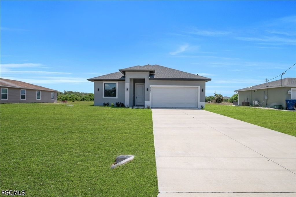 8045 Buttercup Cir, LABELLE