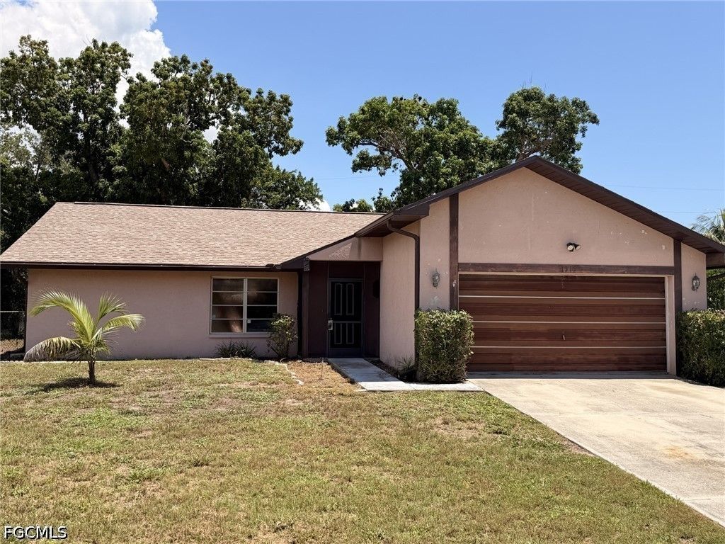 1315 Se 33rd Ter, CAPE CORAL