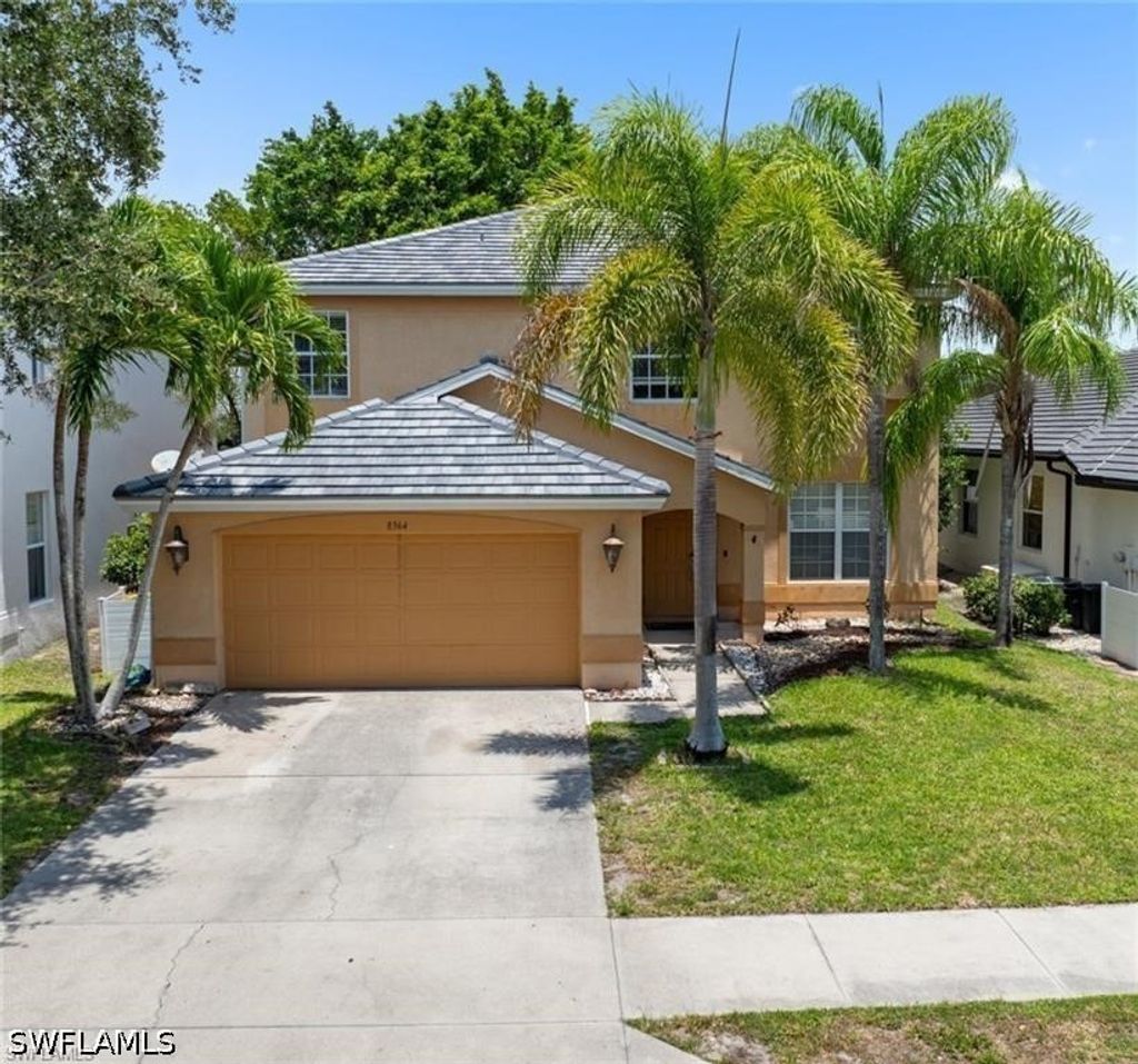 8364 Laurel Lakes Blvd, NAPLES