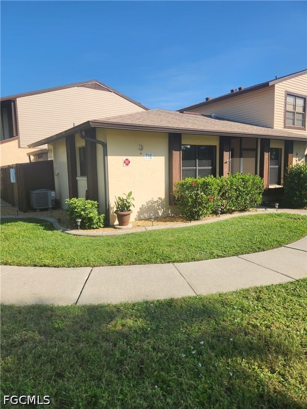 716 Se 12th Ct 31, Cape Coral