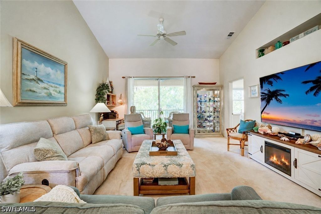509 Robin Hood Cir 202, Naples