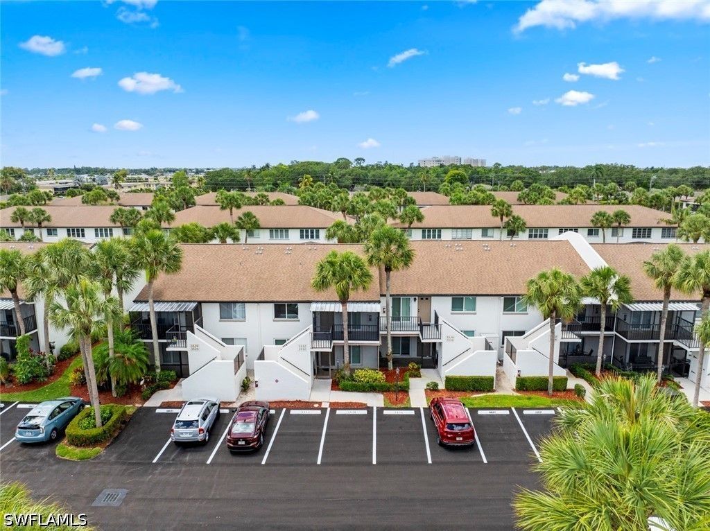 3532 Antarctic Cir 2216, Naples