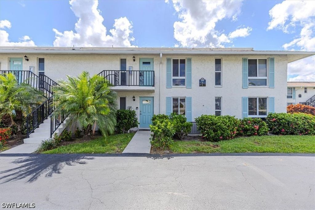 215 Palm Dr 215-1, Naples