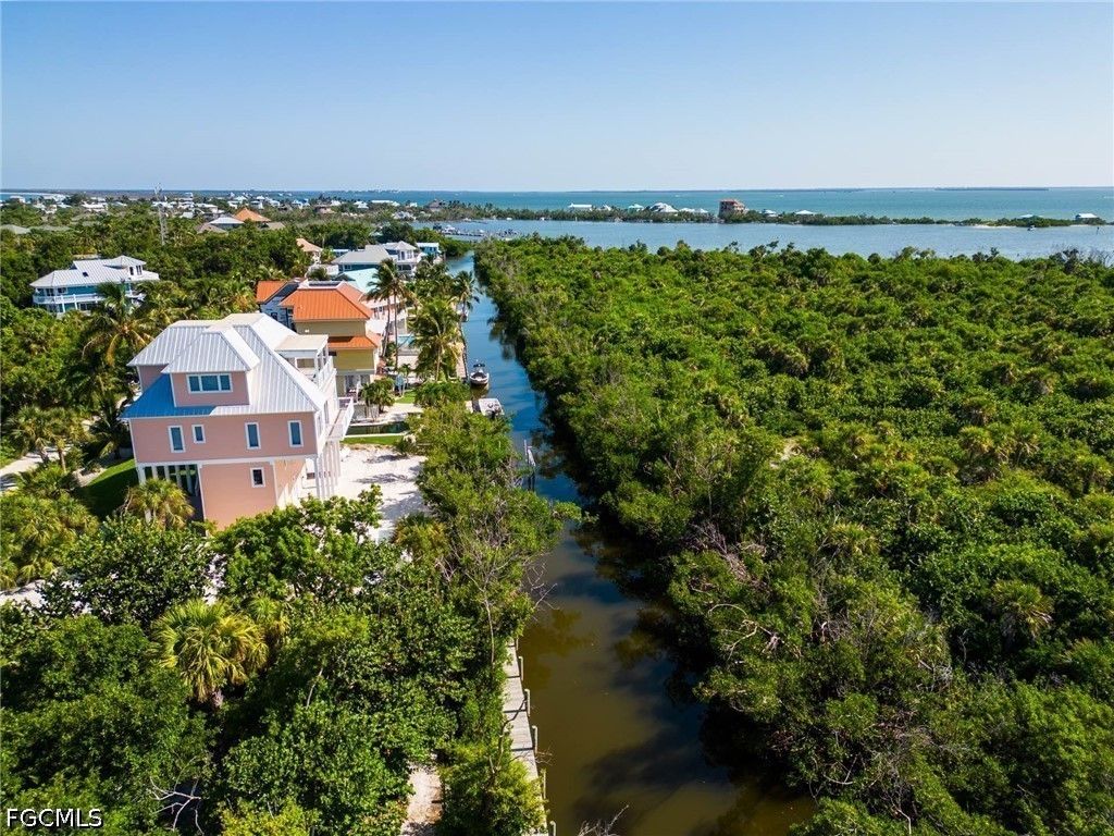 621 Rum Rd, CAPTIVA