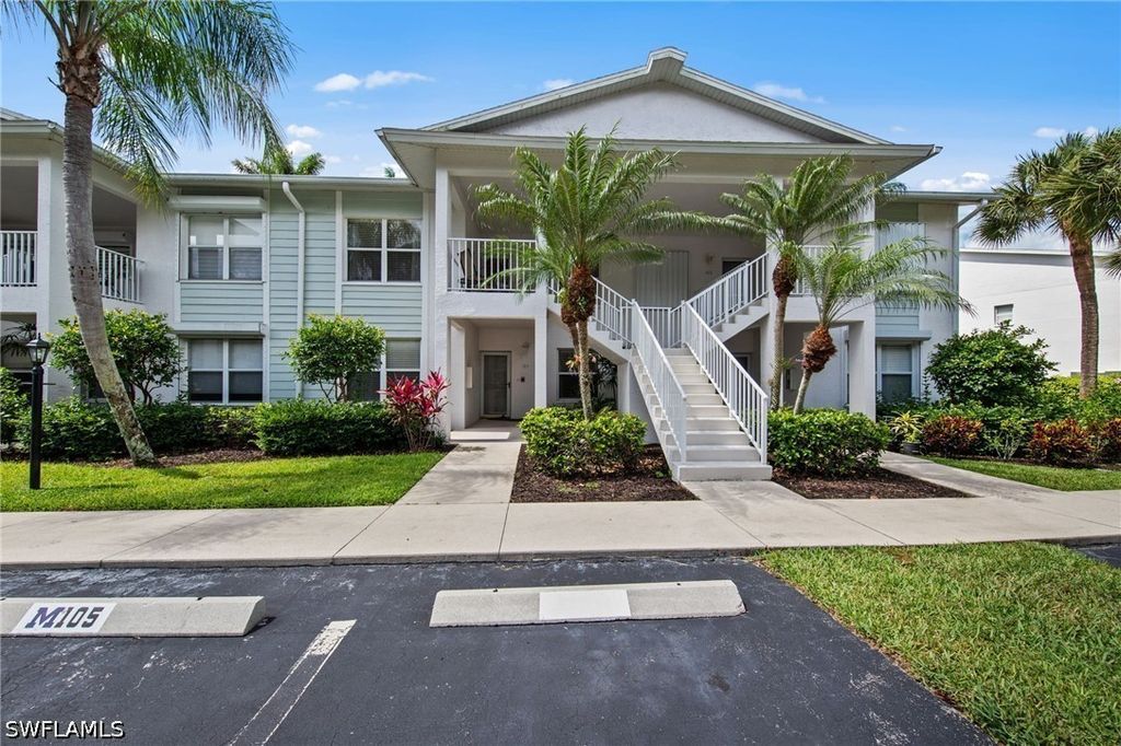 1240 Sarah Jean Cir M205, Naples