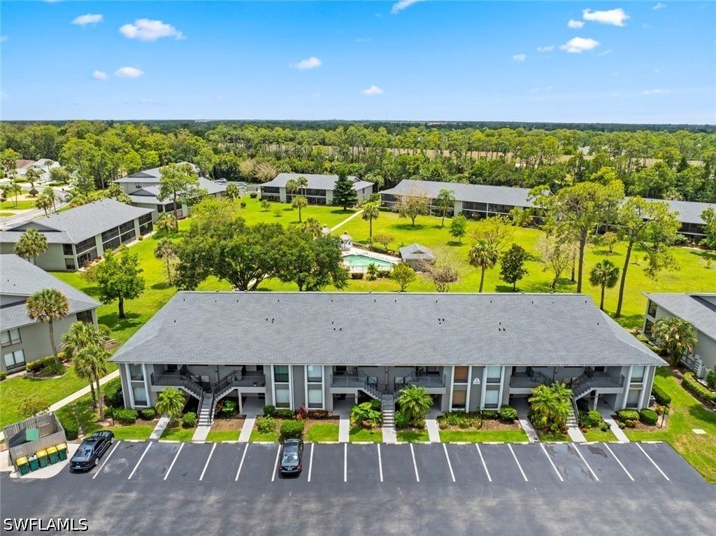 1208 Commonwealth Cir J 206, Naples