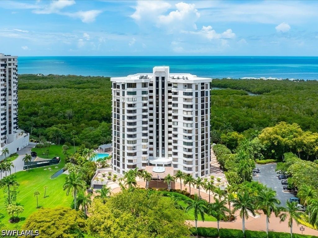 6075 Pelican Bay Blvd 506, Naples