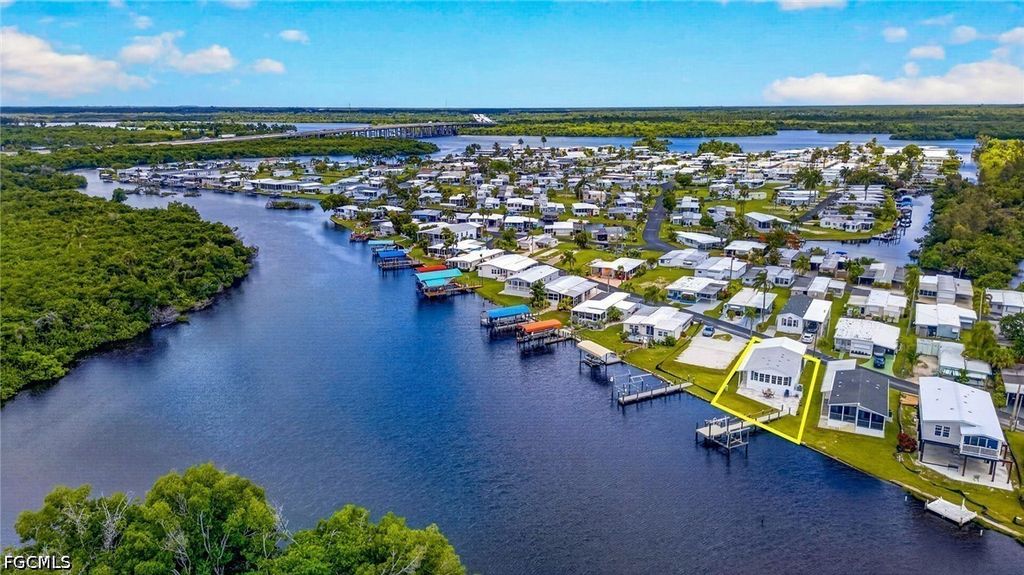 39 Channel Ln, FORT MYERS