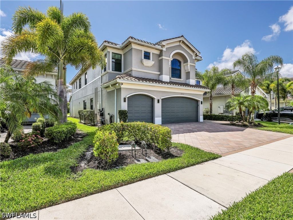 4716 Kensington Cir, Naples