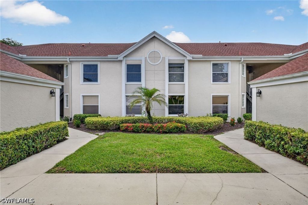 9836 Luna Cir F-204, Naples