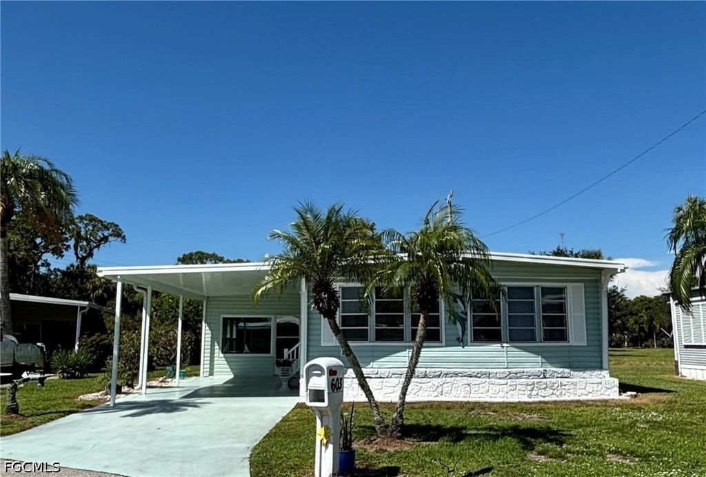 603 Pine Grove Ct, NORTH FORT MYERS