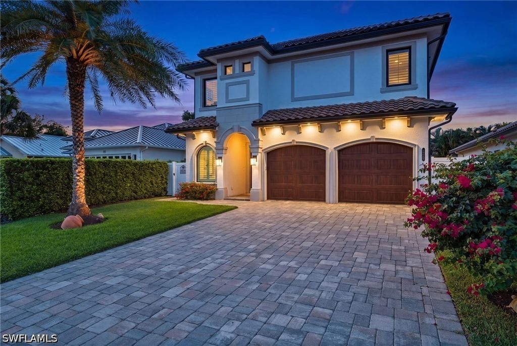 519 97th Ave N, NAPLES