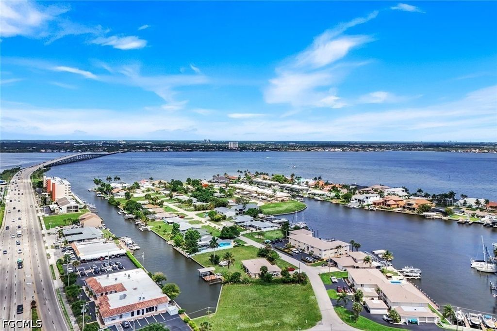 1714 Bikini Ct 103, Cape Coral