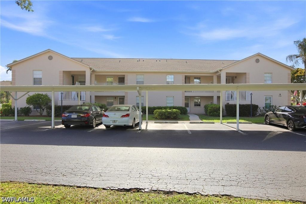 338 Bradstrom Cir 104a, Naples