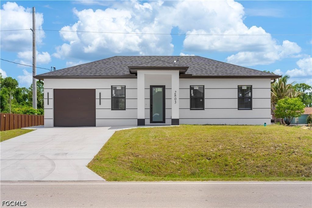2803 1st St W, LEHIGH ACRES