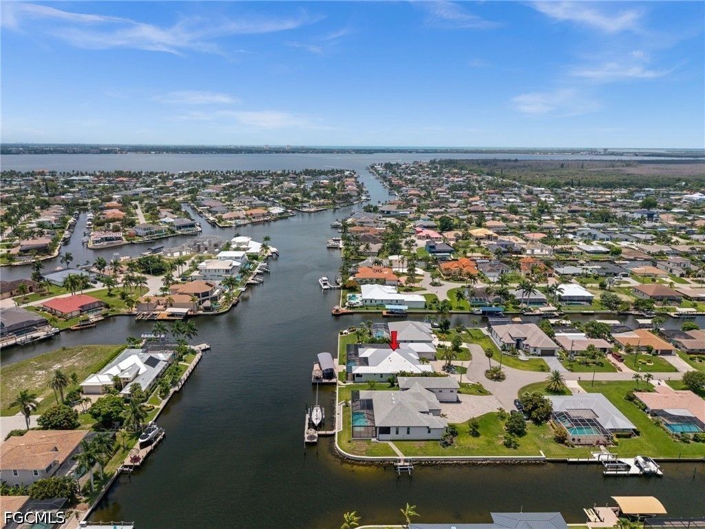 105 Sw 52nd St, Cape Coral