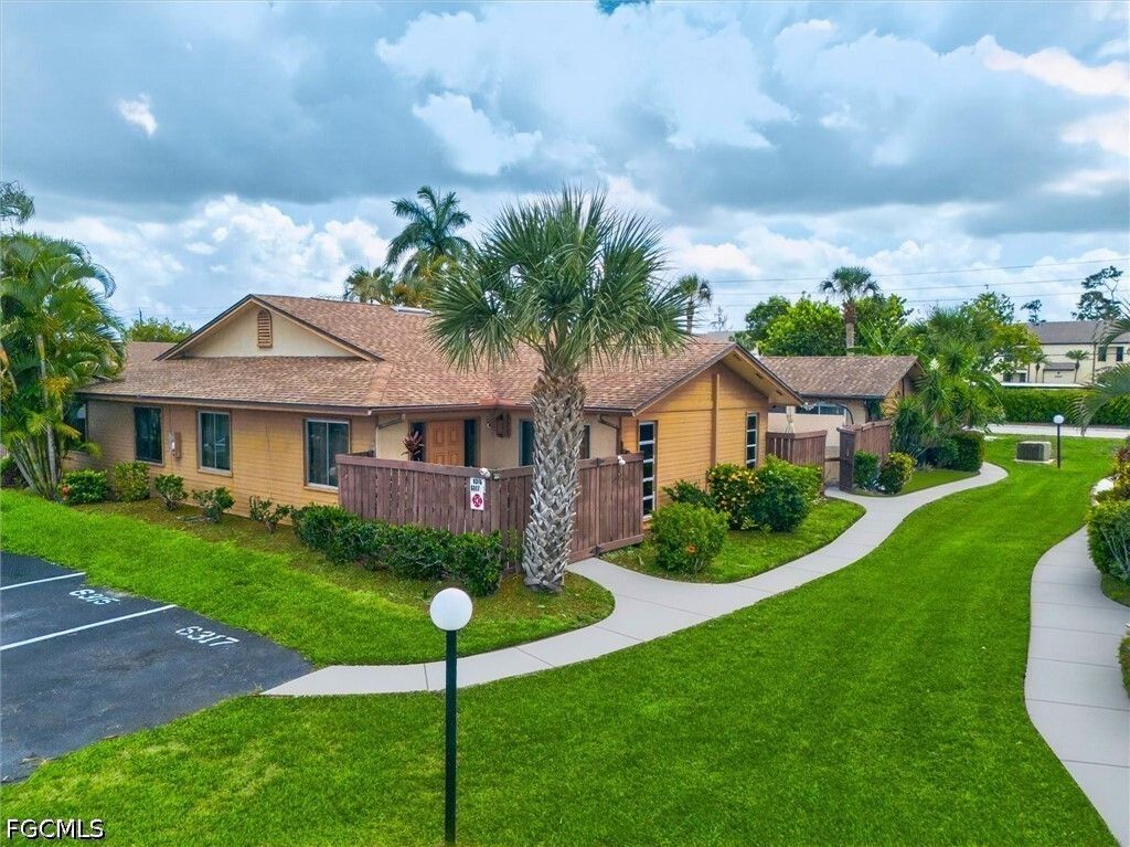 6315 Royal Woods Dr, Fort Myers