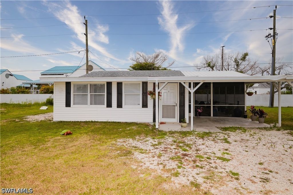 16820 Banyon Dr, Fort Myers
