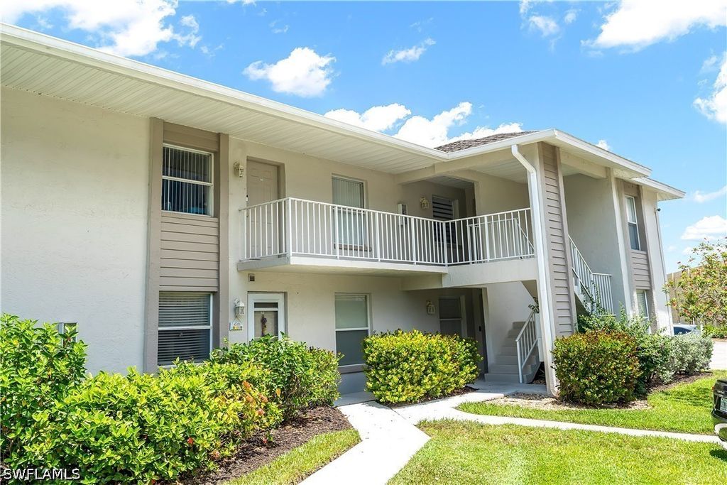 1330 Derbyshire Ct E203, Naples