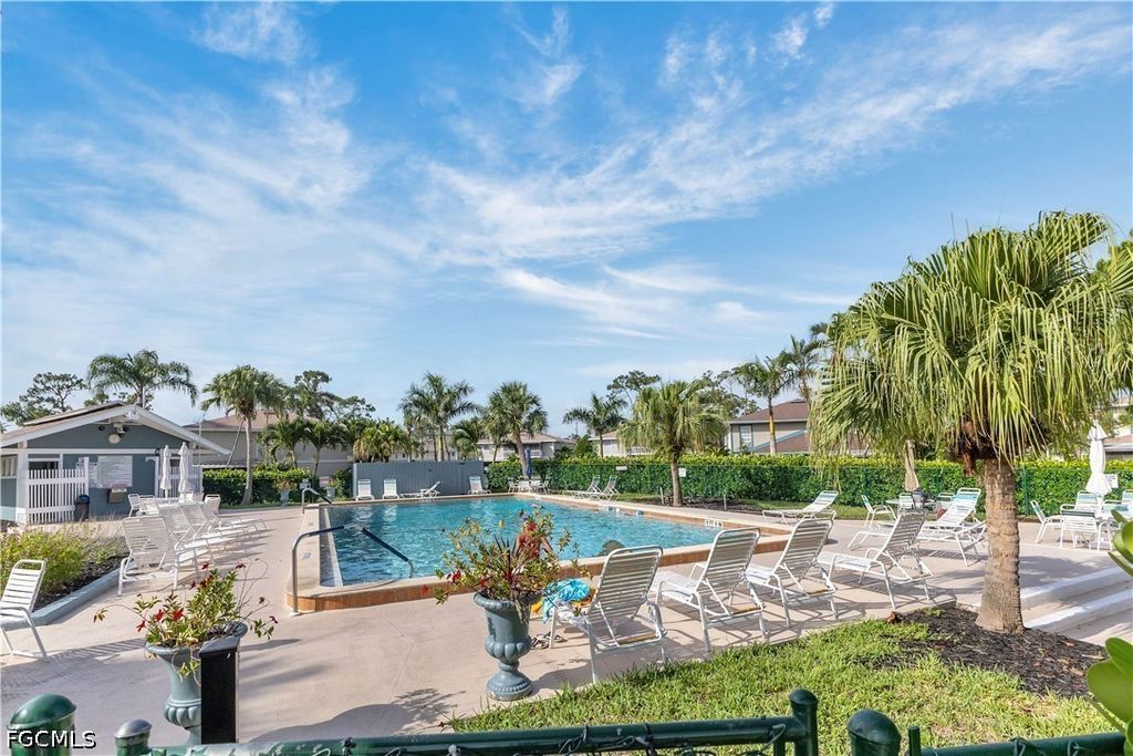 3284 Royal Canadian Trce 4, FORT MYERS