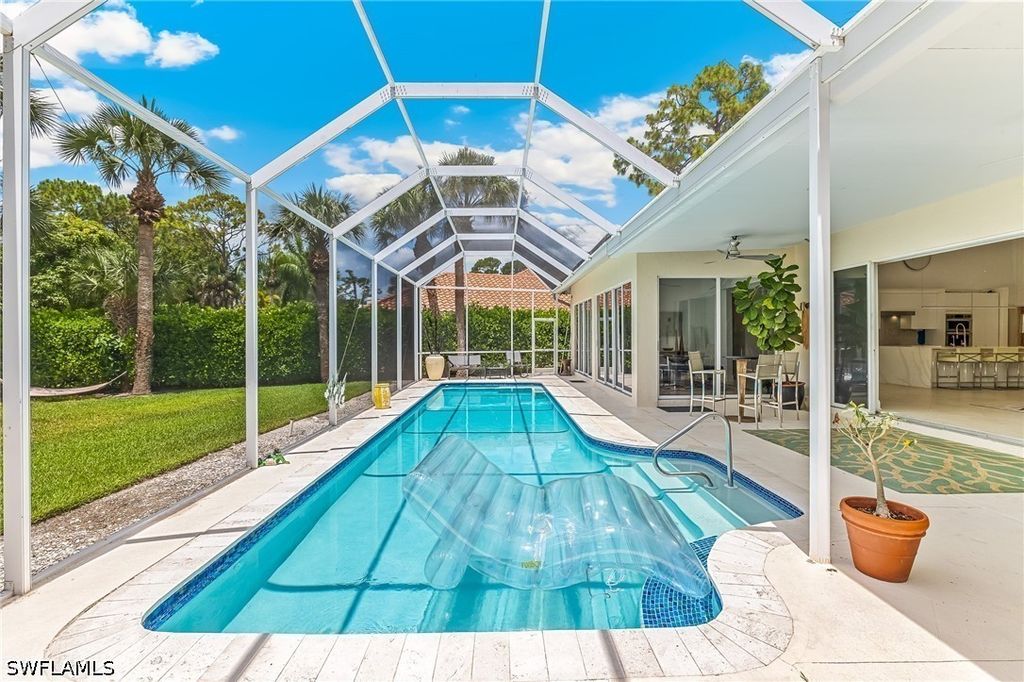 2205 Noble Ct, Naples